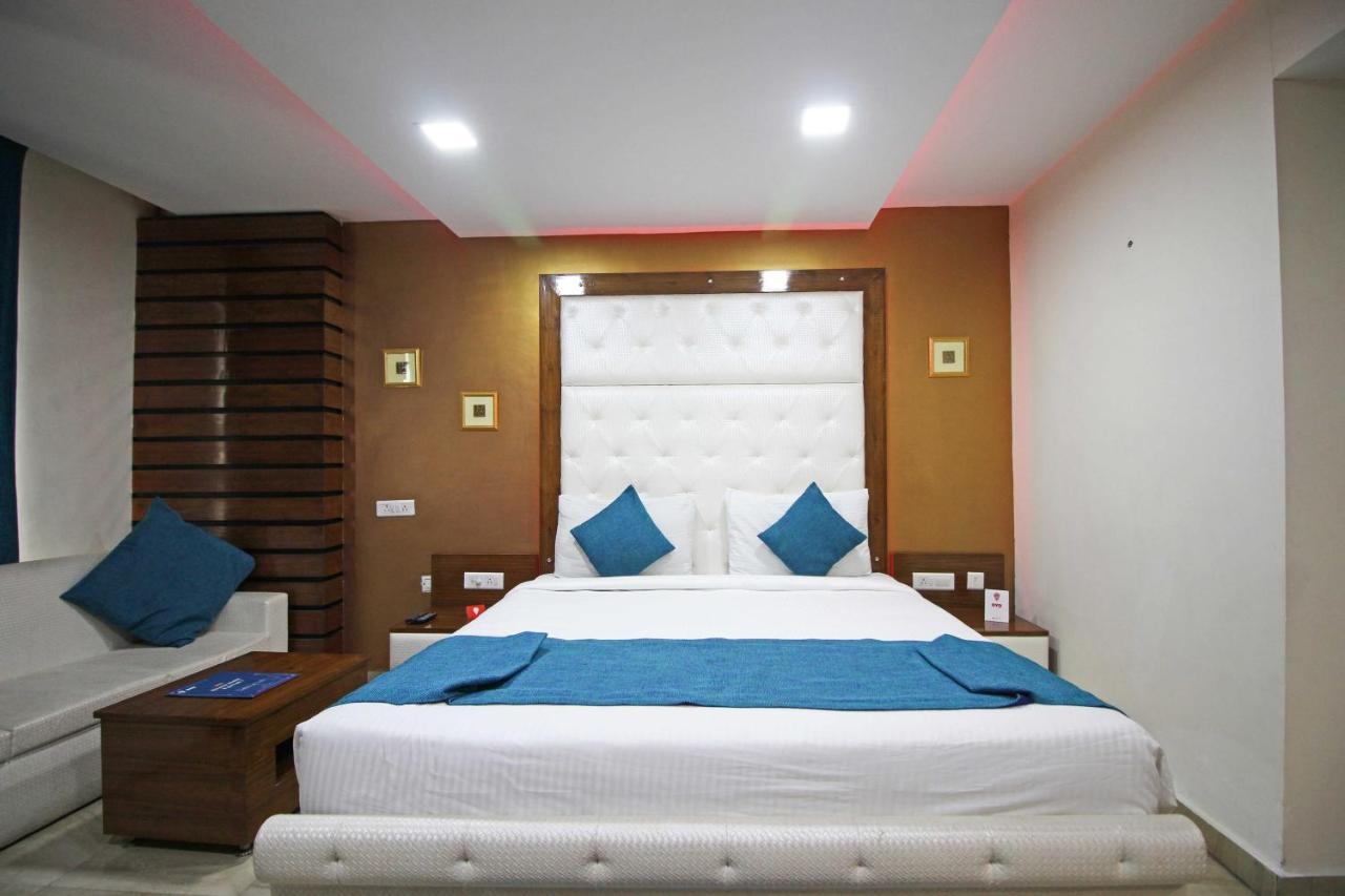 Oyo 4964 Golden Oyster Suites דהראדון מראה חיצוני תמונה